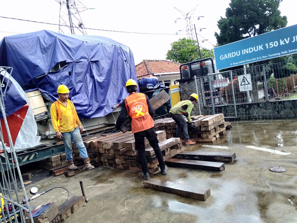 Jacking Gardu Induk Jelok - Semarang, Jawa Tengah